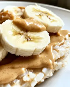 Rice Cakes with Peanut Butter and Banana